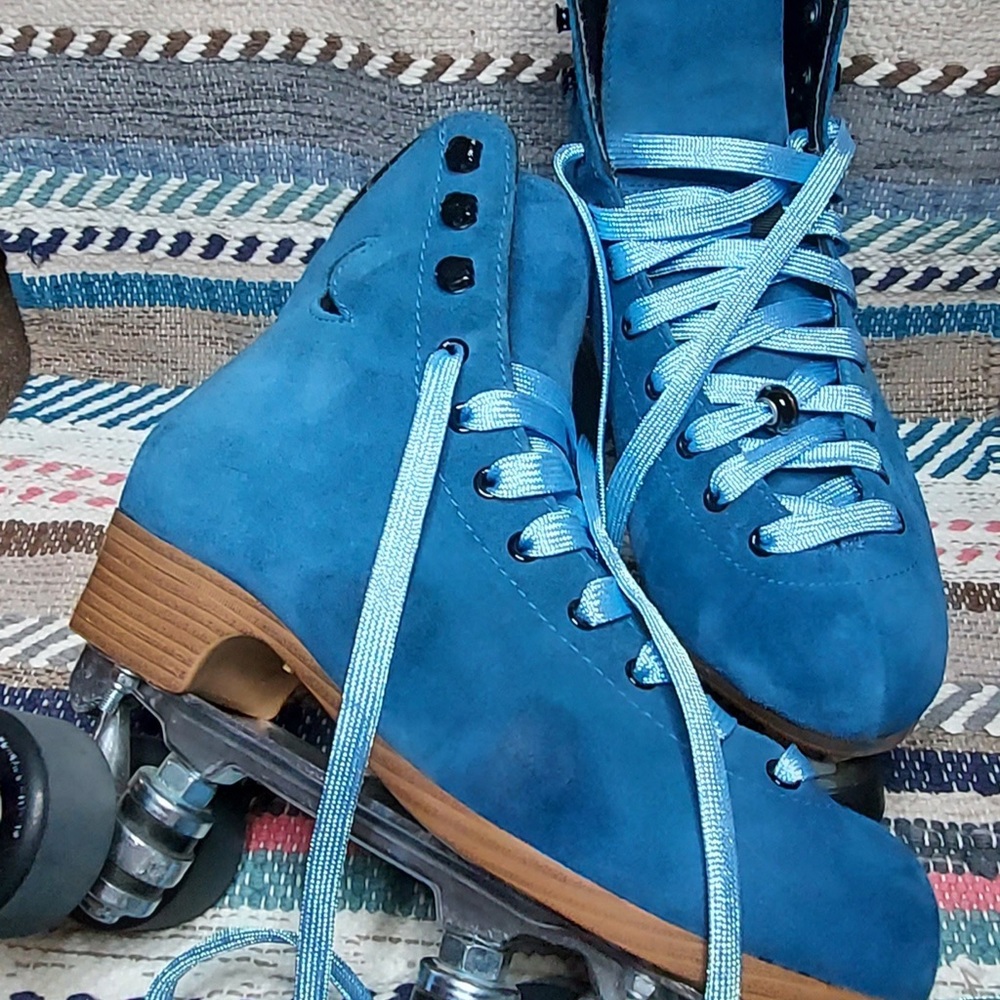 The Moon Boot Skates - Sapphire